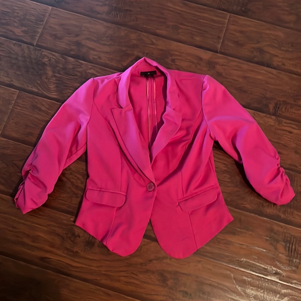Pink cropped ruched arm blazer single button
